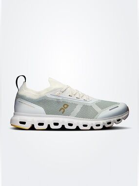 On Running Women's Cloud Versa 6 Sneakers in Ice/Spirulina